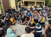 Kapolda Sulbar Duduk Bersama Massa Unjuk Rasa, Yakinkan Mahasiswa Persoalan yang ada Dituntuskan!