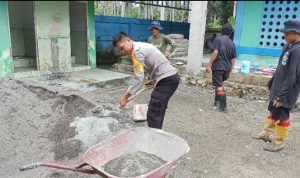 Bhabinkamtibmas Bersama Warga Dusun Gunung Harapan Gotong Royong Bangun Masjid Ukhuwah Islamiah