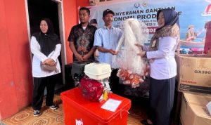 Aspirasi Komisi IV DPR RI Dapil Sulbar Ir.Agus Ambo Djiwa,Salurkan Bantuan Alat Tangkap untuk Nelayan Majene