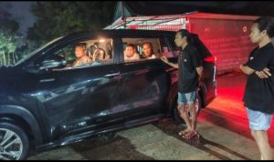 Turun Tanpa Protokoler, Wagub Salim S. Mengga Sisir Desa Kenje di Tengah Banjir