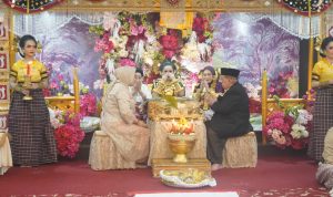 Pelestarian Adat Mandar, Wagub Sulbar Turut dalam Mappacci Cucu Gubernur