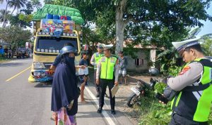 Unit Gakkum Sat Lantas Polres Pasangkayu Tangani Kecelakaan Maut di Jalan Trans Sulawesi