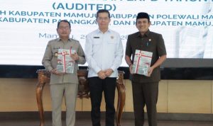 Bupati Pasangkayu Bersama Kepala Daerah se-Sulbar Hadiri Penyerahan LHP LKPD oleh BPK RI