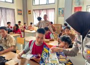 Polantas Karib Polda Sulbar Sapa Pelajar di SMAN 2 Mamuju: Pengenalan E‑Teguran dan Berbagi Helm Gratis