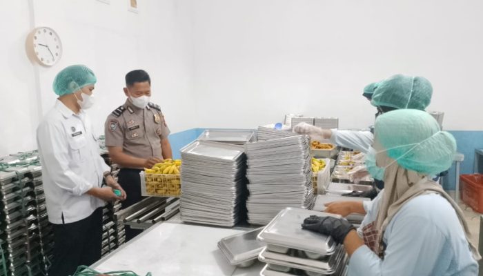 Polsek Pasangkayu Kawal Program Makan Bergizi Gratis untuk Ribuan Penerima Manfaat