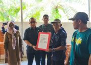 Agus Ambo Djiwa Serahkan Puluhan Alsintan untuk Petani Bambaira, Dorong Percepatan Swasembada Pangan