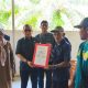 Agus Ambo Djiwa Serahkan Puluhan Alsintan untuk Petani Bambaira, Dorong Percepatan Swasembada Pangan