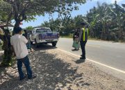 Pengendara NMAX Terluka Ringan Usai Tabrakan dengan Toyota Agya di Tikke Raya