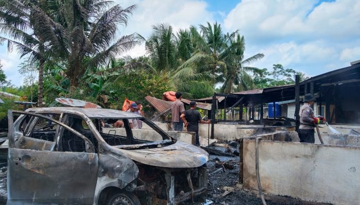 Dua Rumah Karyawan PT Unggul di Baras Ludes Di Lahap Sijago Merah, Polisi Bergerak Cepat ke Lokasi