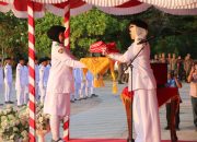 Wabup Herny Agus Apresiasi Paskibraka Usai Penurunan Bendera HUT ke-81 RI