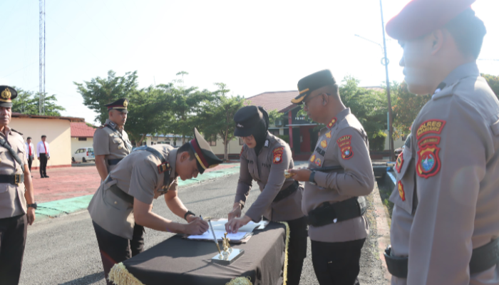 Kabag SDM, Kabag Ren, Kasat Intelkam, Kasat Binmas hingga Kapolsek Bambalamotu Resmi Berganti