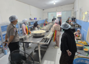 Polsek Bambalamotu Monitoring Program MBG di Desa Letawa, Pastikan Makanan Bergizi Tepat Sasaran