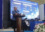 Hadiri Wisuda di Polman, Gubernur Suhardi Duka Berikan 50 Beasiswa untuk Mahasiswa Kampus Unasman