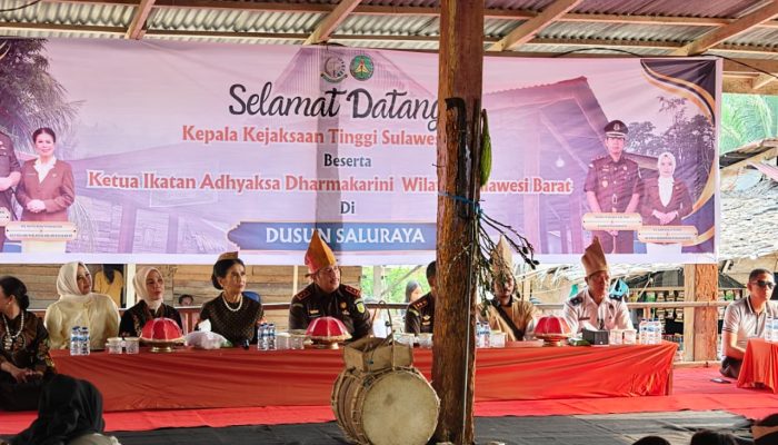 Perkuat Kedekatan dengan Masyarakat, Kajati Sulbar Kunjungi Suku Inde di Pasangkayu